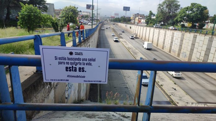 Con mensajes en puentes, Policía busca evitar los suicidios en Morelia