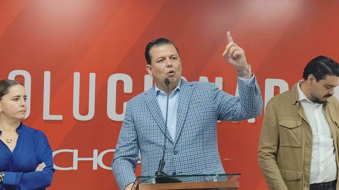 Desmiente Guillermo Valencia que la alcaldesa de Churumuco haya dejado al PRI