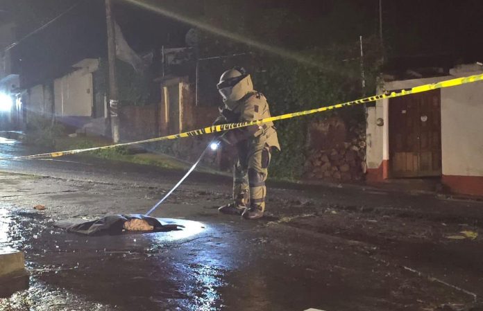 Una granada calibre 40 milímetros fue localizada y desactivada por la Guardia Civil de Michoacán en la colonia San Miguel de Erongarícuaro,