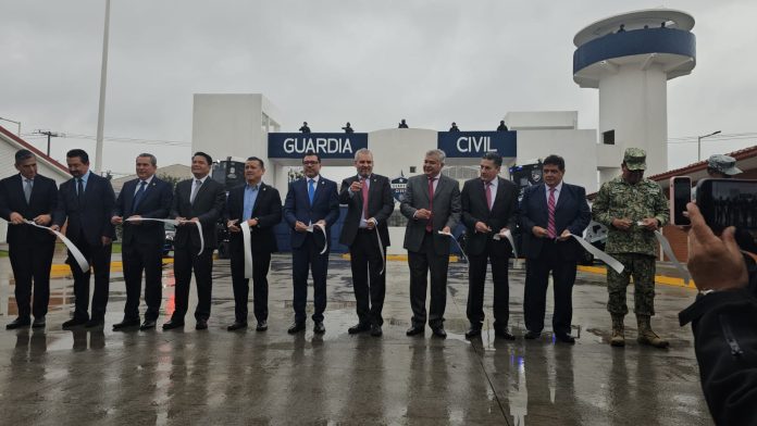 Inaugura Alfredo Ramírez Cuartel de la Policía que aún no es propiedad de su gobierno