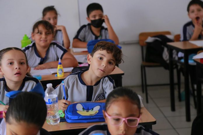 Este miércoles reanudan clases en 20 municipios de Michoacán