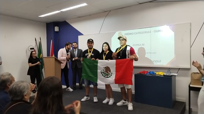 Estudiantes del Tec de Pátzcuaro ganan oro en concurso de ciencia