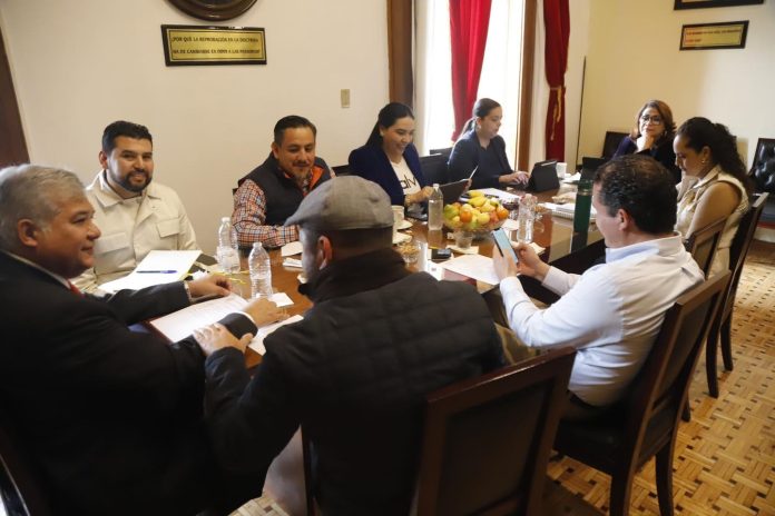 Presidenta de JUCOPO pretende imponerse en distribución de comisiones: PRD y PT