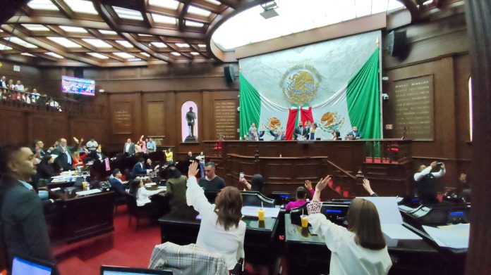 Con violación a la ley y a los acuerdos, Congreso aprueba la integración de comisiones y comités