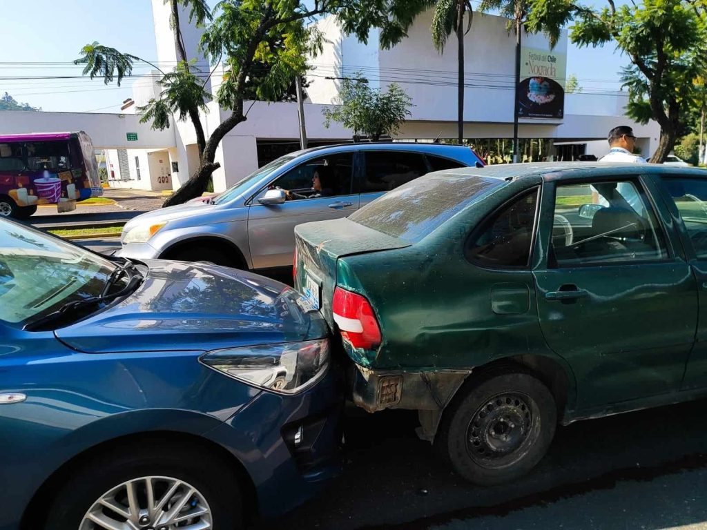 Se registran 3 accidentes de tránsito en la Av. Camelinas de Morelia