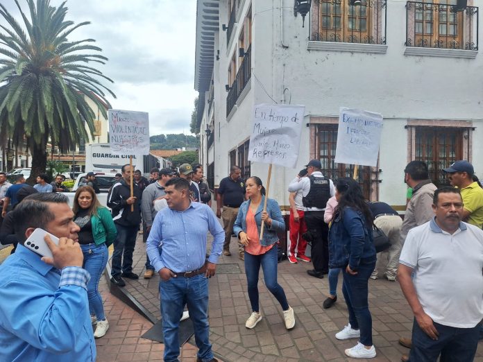 Trifulca previa a la conmemoración de los Mártires de Uruapan deja 2 mujeres lesionadas