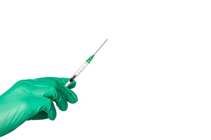 Vacunas actualizadas: protege tu salud contra el COVID-19 y la influenza.