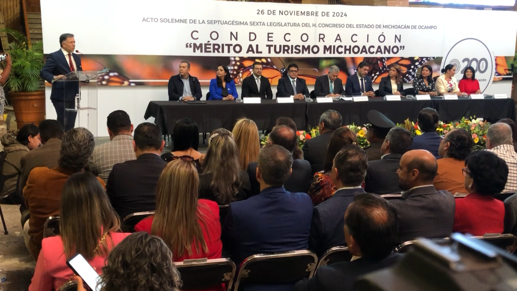 Condecora Congreso al empresario Roberto Molina, con el Mérito Turístico Michoacano