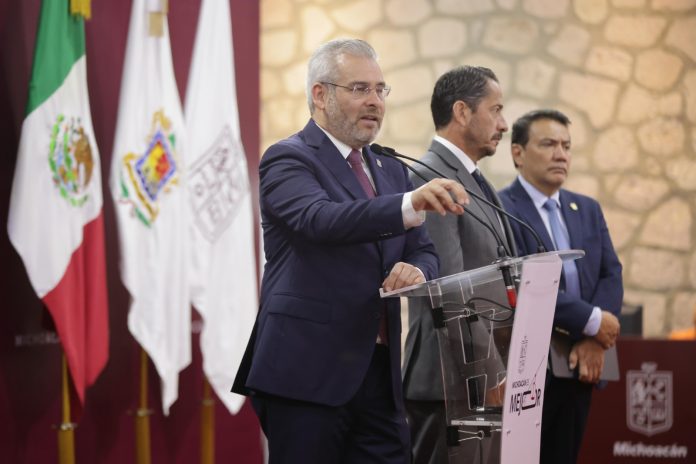 Por venganza, jueza otorgó dos amparos contra el Teleférico de Uruapan: Gobernador Por venganza, jueza otorgó dos amparos contra el Teleférico de Uruapan: Gobernador