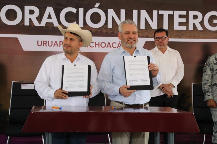 Gobernador y edil firman convenio de seguridad en Uruapan Gobernador y edil firman convenio de seguridad en Uruapan