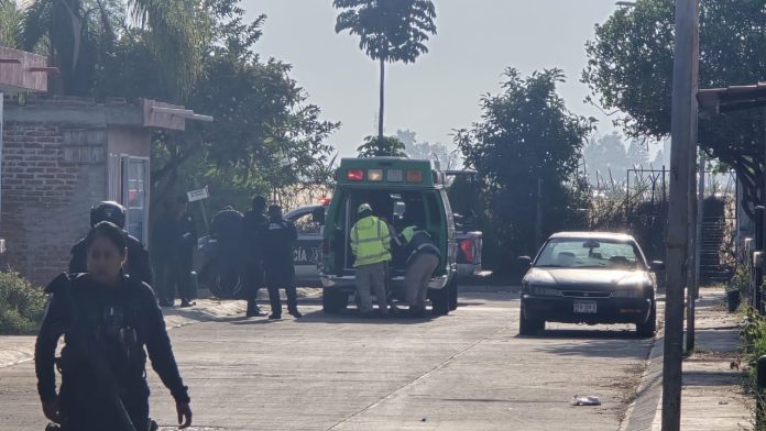 Hombres armados acatan a pareja en domicilio del Fraccionamiento Altamira; la mujer muere