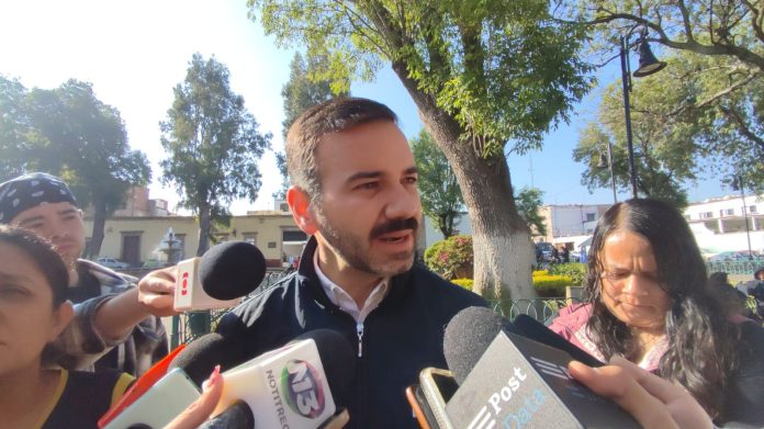 Llama secretario del Ayuntamiento a la solidaridad con migrantes