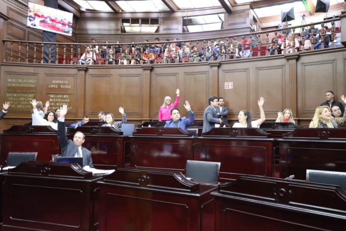 Entre llamados a que se consulte a la comunidad nicoalita en todo el proceso de reforma de su normatividad interna, el Congreso de Michoacán