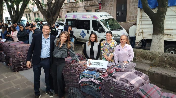 Con entrega simbólica, arrancó la colecta 'Cobijemos Morelia' 2024