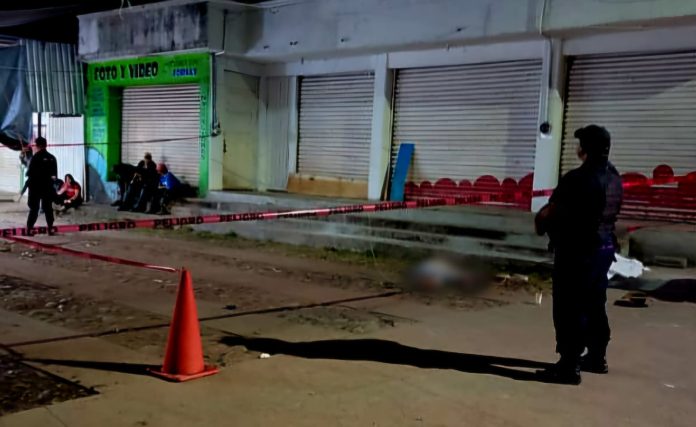 Hombre muere al caer de un segundo piso mientras pintaba