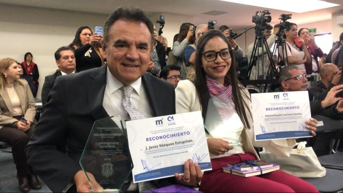 Por primera vez, el gobierno de Morelia condecoró con el "Mérito Docente", a 11 educadores de distintas edades y niveles escolares