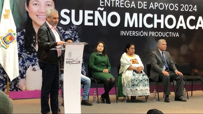 Sin los migrantes mexicanos, la “economía estadounidense se derrumbaría”: Alfredo Ramírez