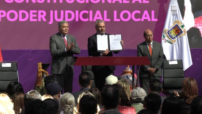 Rechazó urgir a los legisladores a que definan la serie de normas secundarias, al señalar que deberán primero aprobarse las federales y luego se avanzará en el estado,