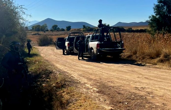 Policías abaten a sujeto armado tras enfrentamiento en Contepec