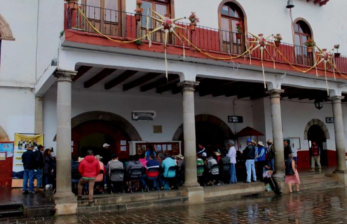 FGR investiga a funcionarios de la Presidencia de Tacámbaro por reuniones con el crimen organizado