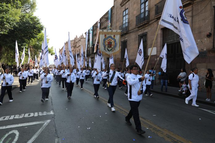 UMSNH muestra la grandeza de su talento deportivo en el desfile cívico deportivo con motivo del 114 aniversario de la Revolución Mexicana