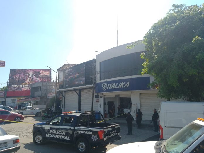 Matan a balazos a dueño de refaccionaria en Apatzingán