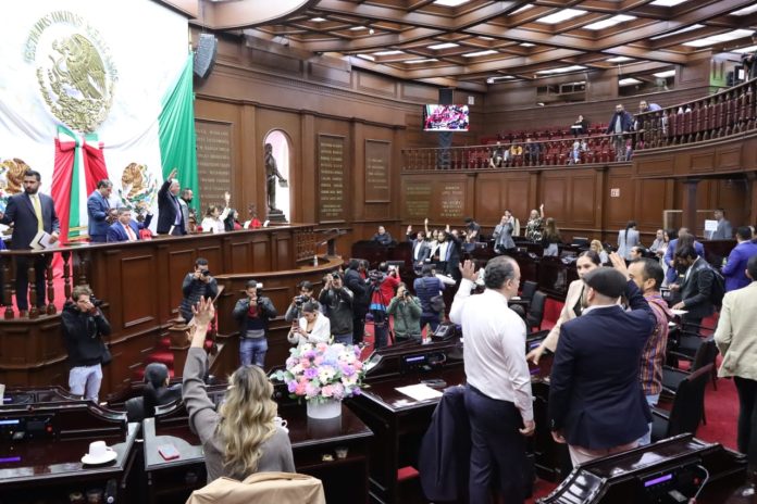 Aprueba Congreso la Ley de Ingresos para 30 municipios de Michoacán