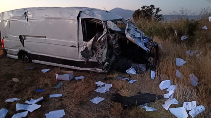 Se accidenta camioneta en la Pátzcuaro-Cuitzeo; además peatón es atropellado en la Morelia-Quiroga