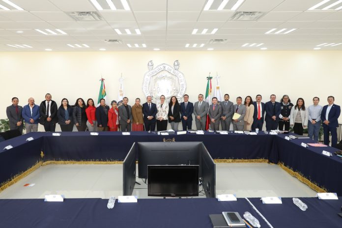 #Contralora #Morelia María del Carmen López Herrejón, se dijo satisfecha con la labor de tres años, periodo en el que se llevaron a cabo más de 240 auditorías. #postdatanews https://postdata.news/por-mayoria-de-votos-cabildo-reeligio-a-maria-del-carmen-lopez-herrejon-como-contralora-de-morelia/ #Contralora #Morelia María del Carmen López Herrejón, se dijo satisfecha con la labor de tres años, periodo en el que se llevaron a cabo más de 240 auditorías. #postdatanews https://postdata.news/por-mayoria-de-votos-cabildo-reeligio-a-maria-del-carmen-lopez-herrejon-como-contralora-de-morelia/