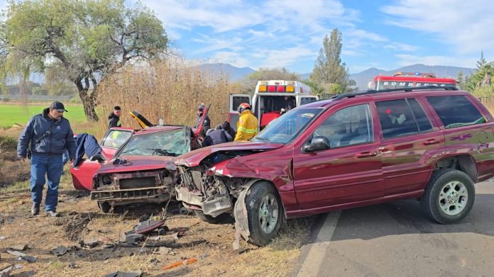 Al menos 4 lesionados, saldo de un brutal choque de frente en Tangancícuaro