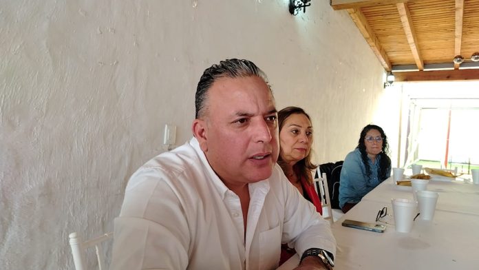 Ofrece Carlos Quintana no imponer candidatos y escuchar a la militancia
