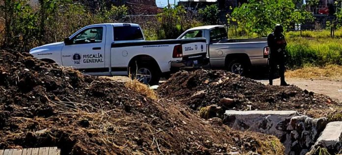 Un hombre muerto y con huellas de violencia fue encontrado en un terreno ubicado en el municipio de Maravatío, informaron autoridades policiales