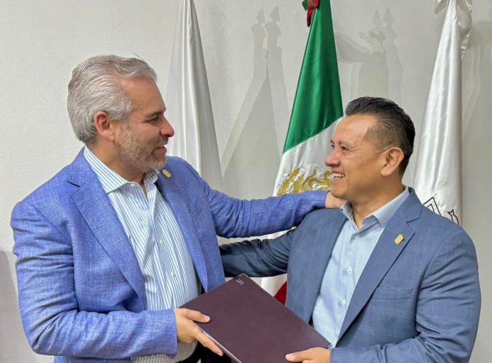 Desmiente gobernador a Torres Piña: “falso totalmente” que ediles despachen a distancia Desmiente gobernador a Torres Piña: “falso totalmente” que ediles despachen a distancia