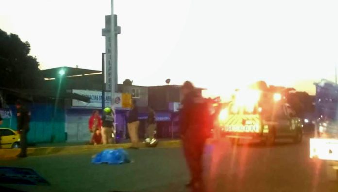 Motociclista arrolla y mata a adulto mayor en LC