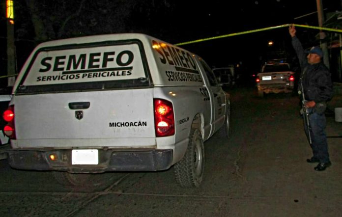 Abandonan cadáver en la parte alta de la colonia Colinas de Universidad, Jiquilpan