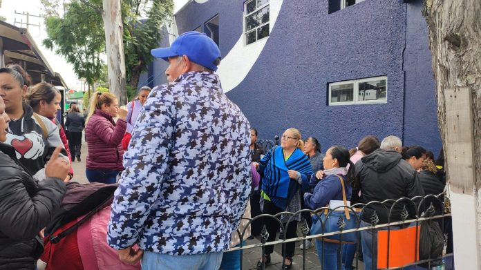 Vuelven a manifestarse en OOAPAS Morelia, vecinos de Valle de los Manantiales