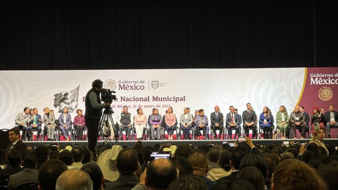 Acude Alfonso Martínez a encuentro con Claudia Sheinbaum