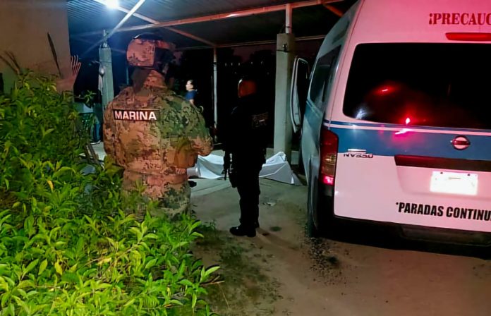 Chofer de combi muere tras chocar su unidad contra una barda, en LC Chofer de combi muere tras chocar su unidad contra una barda, en LC