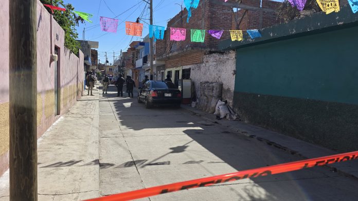 Con armas largas y cortas rafaguean vivienda de la valencia Segunda Sección