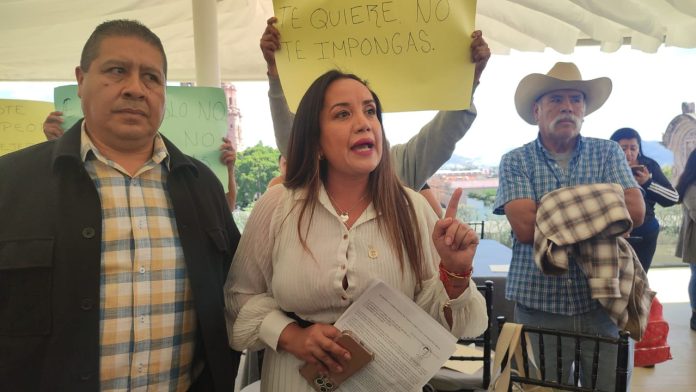Habitantes de San Francisco Peribán exigen respeto a decisión de Asamblea de destituir a sus autoridades