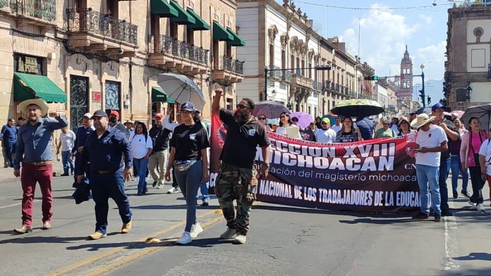 Sindicatos de la CIT marchan en Morelia contra el gobernador de Michoacán