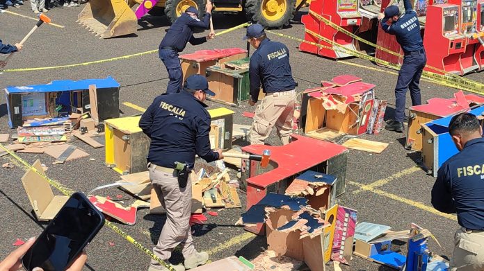 Destruyen 780 máquinas tragamonedas aseguradas por FGE Michoacán