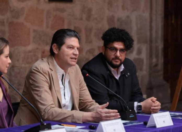 El presidente Alfonso Martínez, señaló que muy difícil tener diálogo directo con un titular del Ejecutivo, e incluso dijo que las únicas gestiones que ha hecho es para hablar con el secretario de Seguridad y Protección Ciudadana, Omar García Harfuch. El presidente Alfonso Martínez, señaló que muy difícil tener diálogo directo con un titular del Ejecutivo, e incluso dijo que las únicas gestiones que ha hecho es para hablar con el secretario de Seguridad y Protección Ciudadana, Omar García Harfuch.