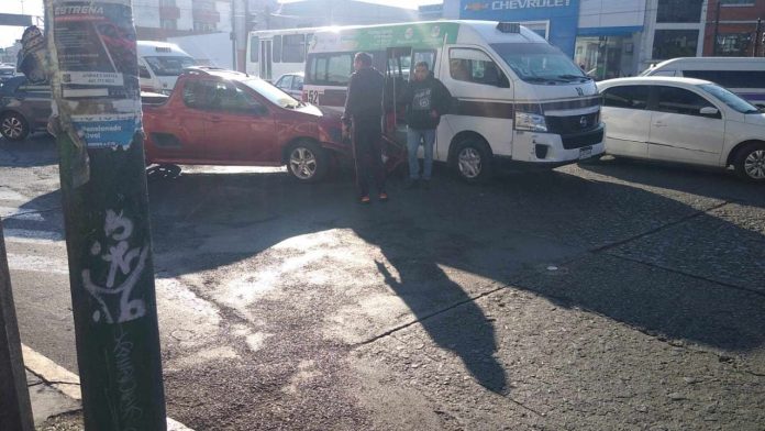 Tres hechos de tránsito se registraron la mañana de este jueves en distintos sitios de la ciudad de Morelia,