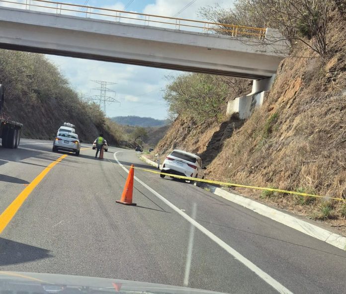 Se registran dos violentos intentos de robo a transportistas en la Siglo XXI Se registran dos violentos intentos de robo a transportistas en la Siglo XXI