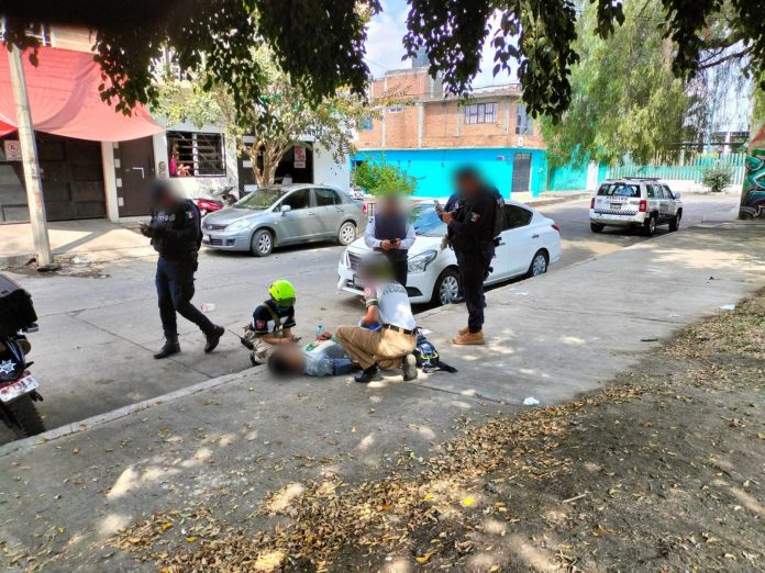 Motociclista queda herido al sufrir accidente en la Avenida Madero Poniente de Morelia