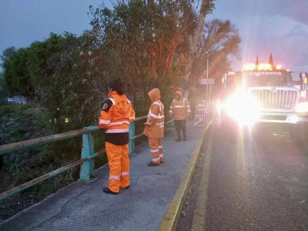 Tormenta causa apagón al sur de Morelia