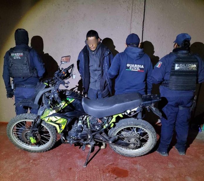 GC Pátzcuaro detiene a motociclista en posesión de marihuana