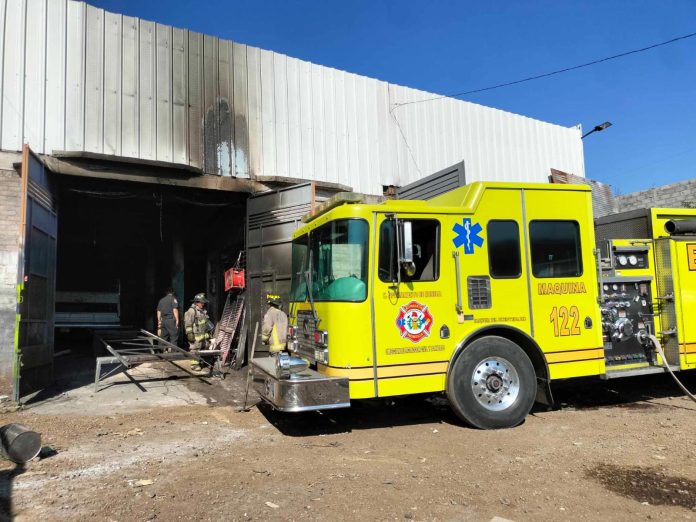 Se registra incendio en un taller de herrería en la colonia La Quemada, Morelia