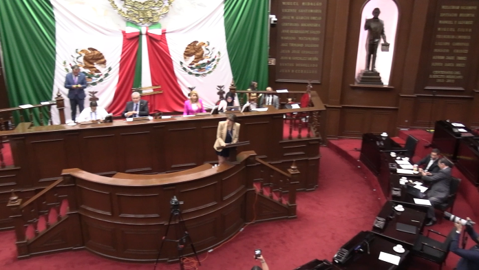 La diputada local por Morena, Emma Hernández, explicó que al tratarse de una reforma federal, el Congreso local solo tiene la facultad de aprobarla o rechazarla sin modificaciones.